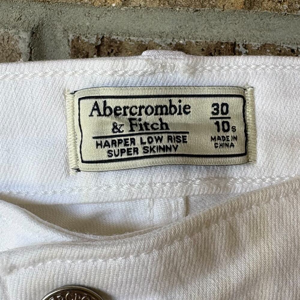 NWT Abercrombie & Fitch Harper Low Rise Super Skinny White Distress Jean 30/10s - Picture 2 of 7